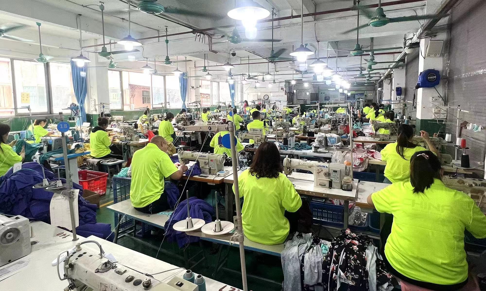 Guangzhou Vinas clothing technology Co., LTD производственная линия завода