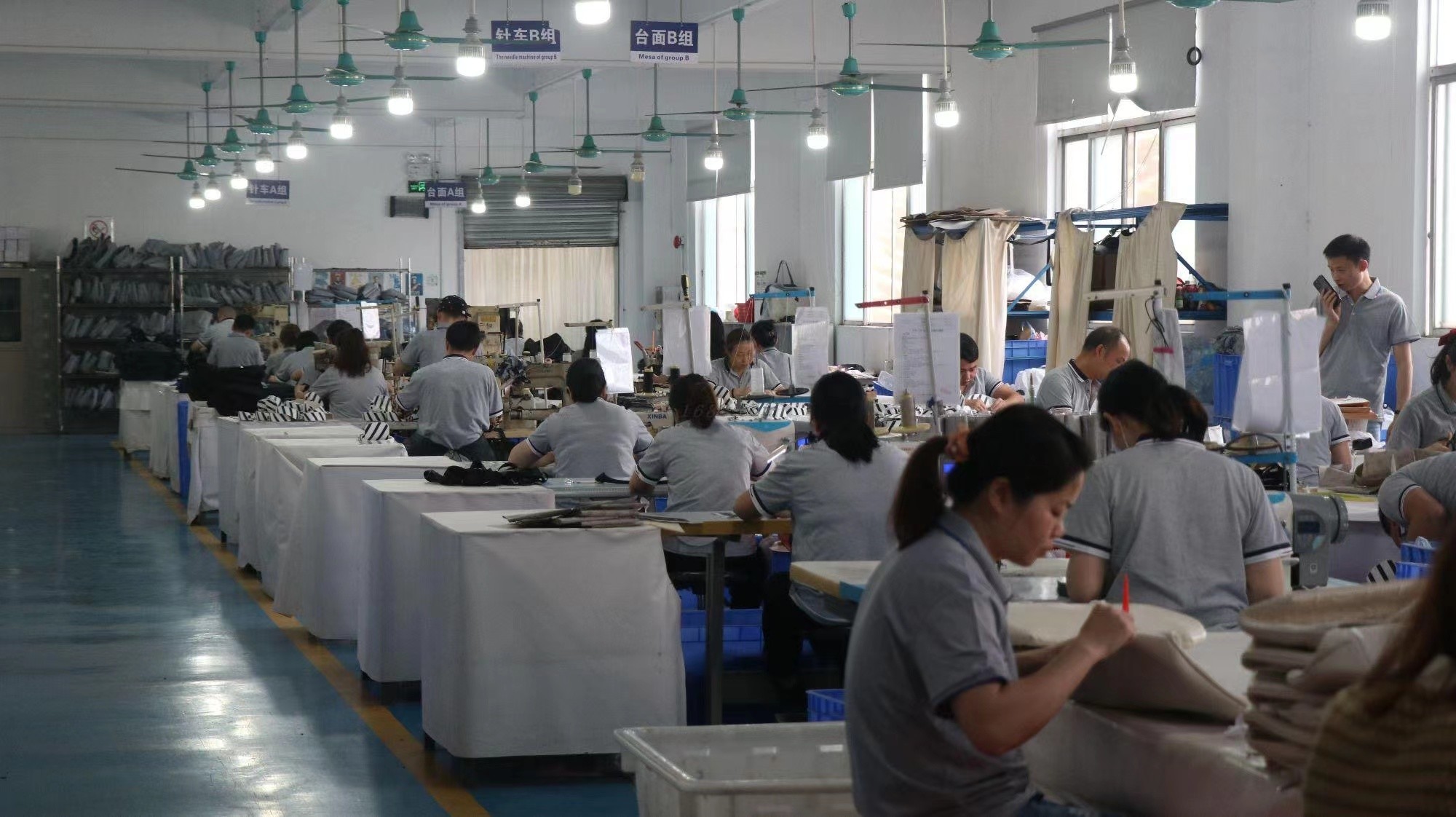 Guangzhou Vinas clothing technology Co., LTD производственная линия завода