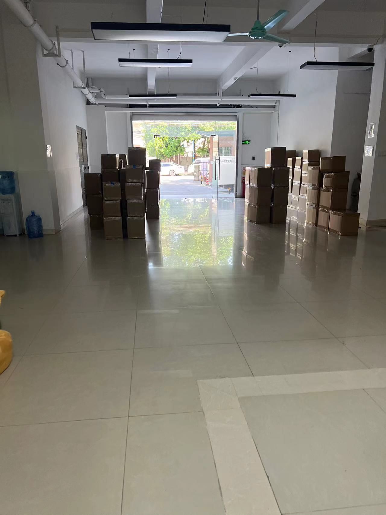 Guangzhou Vinas clothing technology Co., LTD производственная линия завода