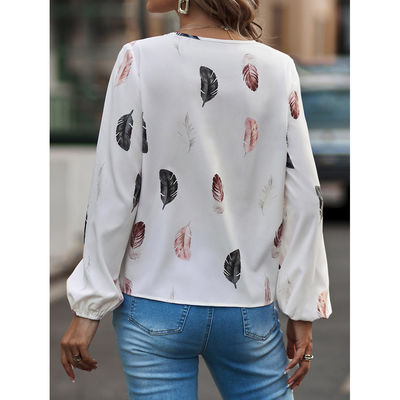 Женская футболка с пером на шее в виде V-Neck